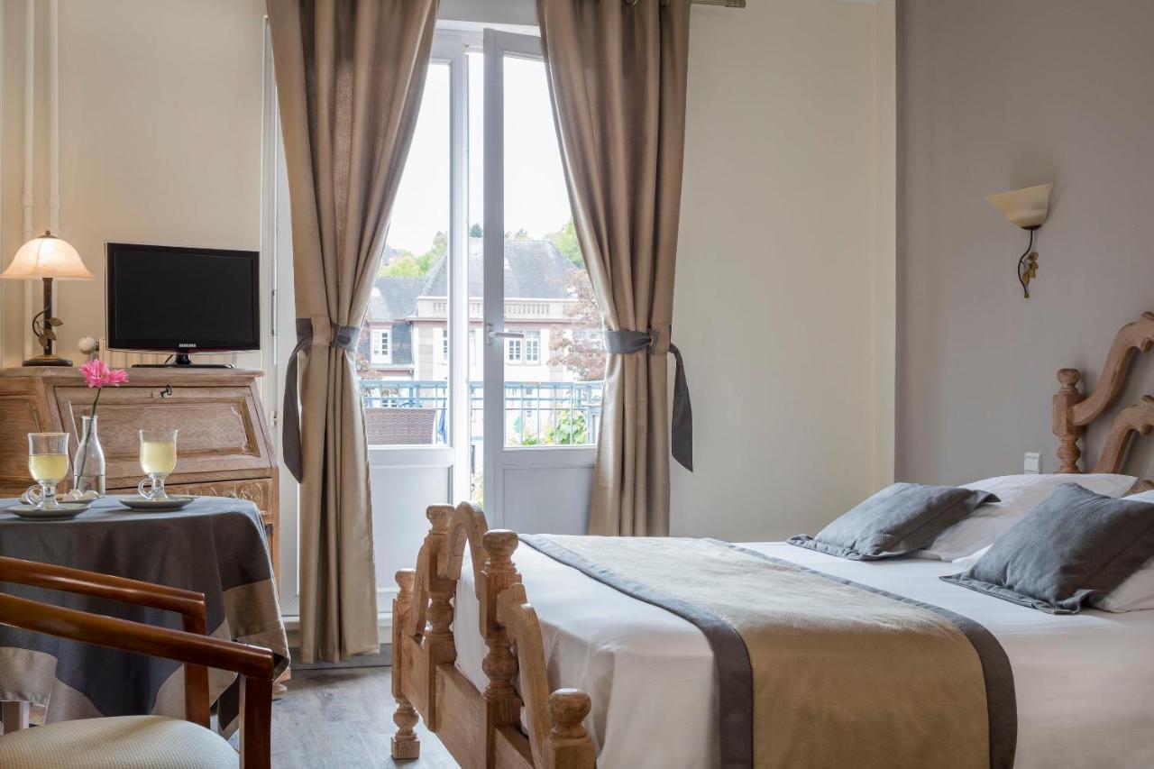 Hotel Restaurant Le Bristol นีเดอร์บรอนน์-เลส์-แบ็งส์ ภายนอก รูปภาพ