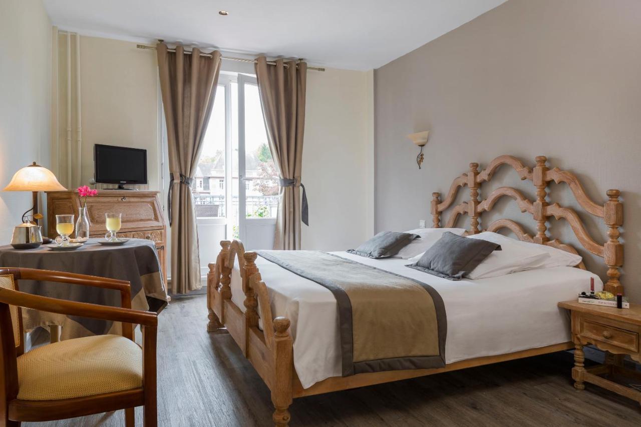Hotel Restaurant Le Bristol นีเดอร์บรอนน์-เลส์-แบ็งส์ ภายนอก รูปภาพ